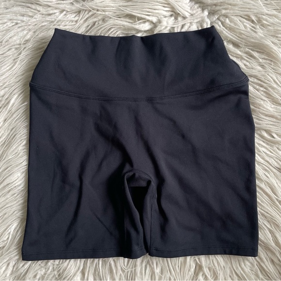CSB Crop Shop Boutique Serenity 6” Scrunch Black Athletic Shorts EUC Size M - Picture 4 of 8